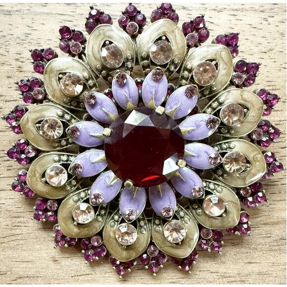 Avon 2009 "Lovely London" Large Rhinestone & Enamel Brooch Pin - Picture 1 of 7